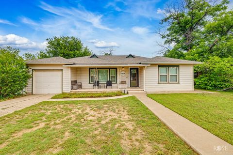 Homes For Sale - 1818 Spaulding St<br/> San Angelo, TX 76905