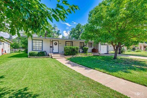 Homes For Sale - 2621 Colorado Avenue<br/> San Angelo, TX 76901