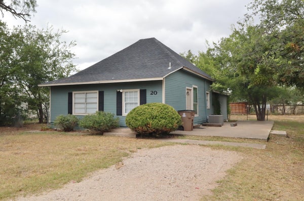 20 E 24TH ST, SAN ANGELO, TX 76903 - Image 2da1cf8d2be9166ea444cda15af30960/4022960485
