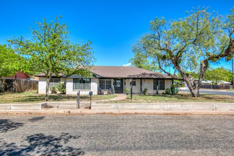 Homes For Sale - 3202 Tanglewood Drive<br/> Tom Green County, San Angelo, TX 76904