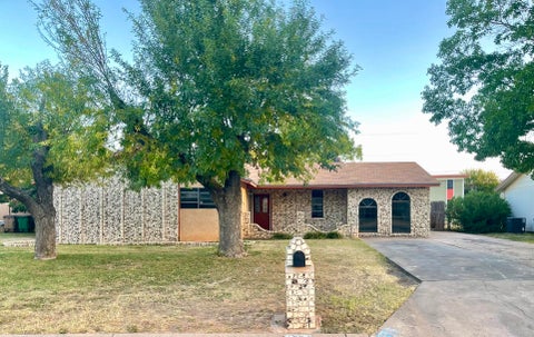 Homes For Sale - 813 Stonewall Drive<br/> San Angelo, TX 76905