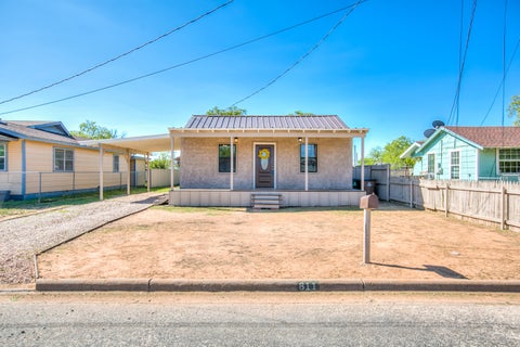 Homes For Sale - 811 San Jacinto Street<br/> San Angelo, TX 76903