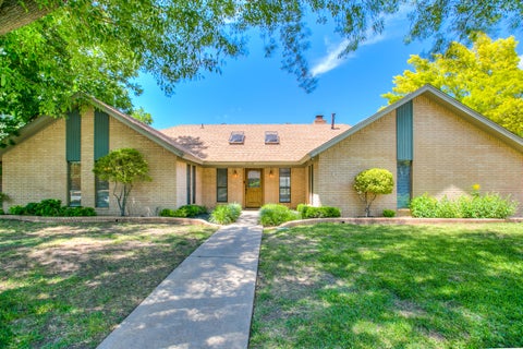 Homes For Sale - 3310 Grandview Drive<br/> San Angelo, TX 76904
