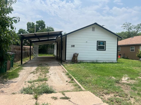 Homes For Sale - 33 E 12th Street<br/> San Angelo, TX 76903