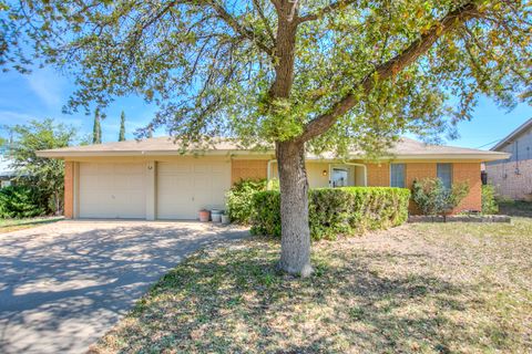 Homes For Sale - 138 Norwood Drive<br/> Tom Green County, San Angelo, TX 76903