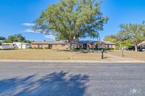 Homes For Sale - 2634 Oxford Avenue<br/> San Angelo, TX 76904