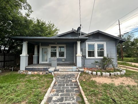 Homes For Sale - 15 N Pope Street<br/> San Angelo, TX 76903