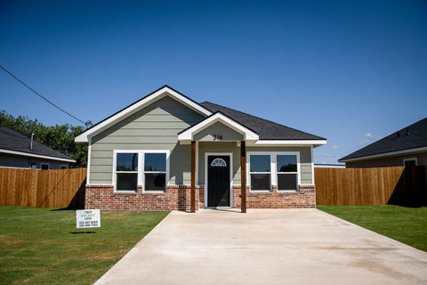 Homes For Sale - 216 W 27th Street<br/> San Angelo, TX 76903