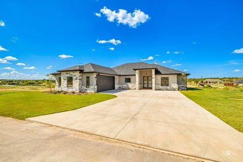 Homes For Sale - 2301 Hillside Drive<br/> San Angelo, TX 76904