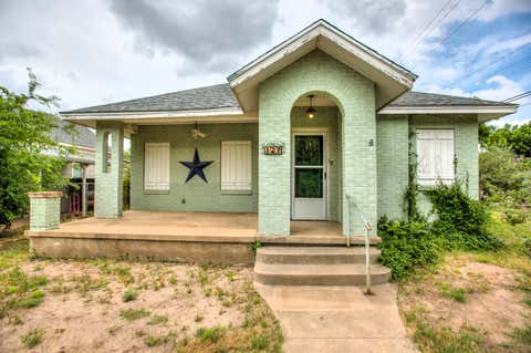 Homes For Sale - 127 W Ave B<br/> San Angelo, TX 76903
