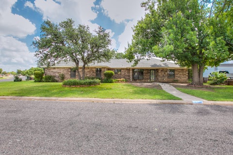 Homes For Sale - 242 Burlington Road<br/> San Angelo, TX 76901