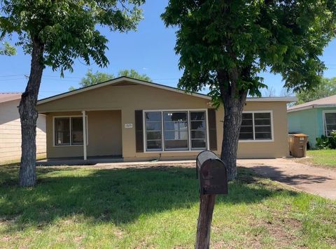 Homes For Sale - 1925 Webster Street<br/> San Angelo, TX 76901
