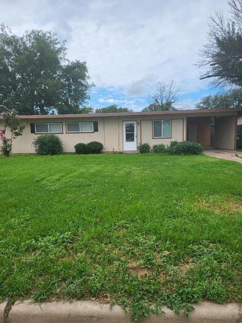 Homes For Rent - 2723 Notre Dame Avenue<br/> Tom Green County, San Angelo, TX 76904