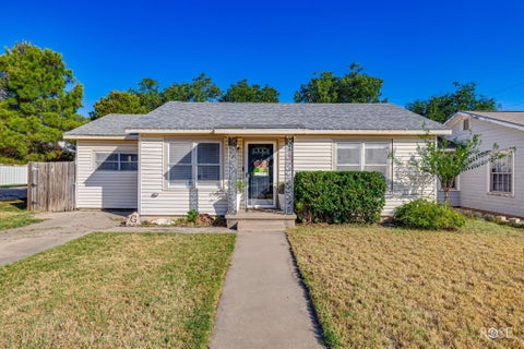 Homes For Sale - 2606 Guadalupe Street<br/> San Angelo, TX 76901