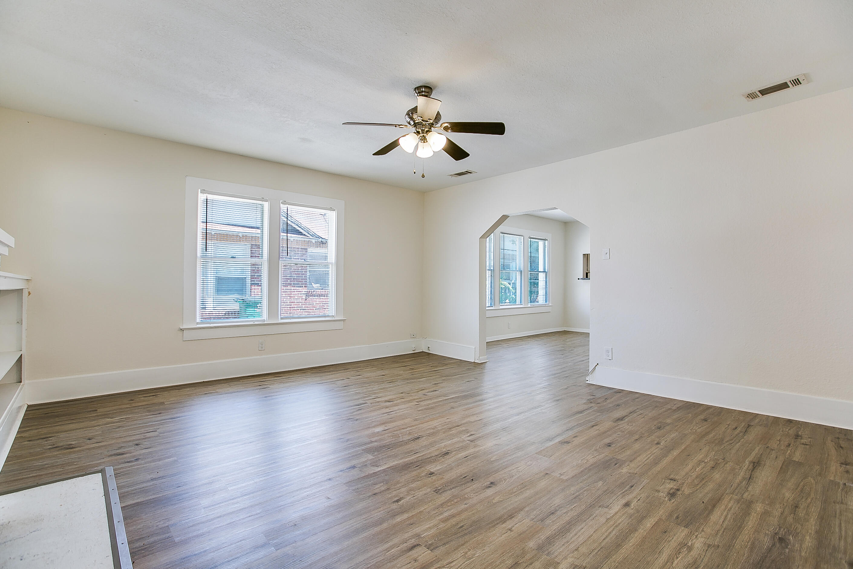 408 N Van Buren Street - Photo 4