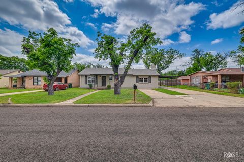 Homes For Sale - 2425 Chestnut Street<br/> Tom Green County, San Angelo, TX 76901
