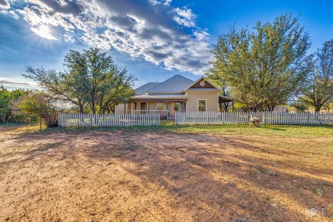 Homes For Sale - 201 Ratliff Road<br/> Bronte, TX 76933