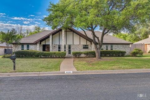 Homes For Sale - 3321 Grandview Drive<br/> Tom Green County, San Angelo, TX 76904