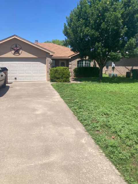 Homes For Sale - 4913 Oaklawn Boulevard<br/> San Angelo, TX 76903