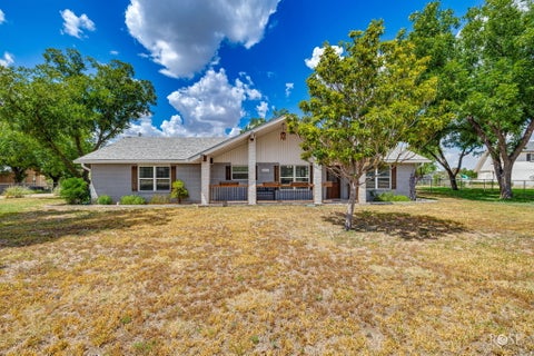 Homes For Sale - 2052 Country Club Estate Circle<br/> San Angelo, TX 76904