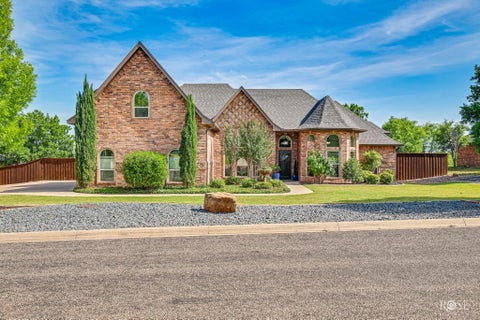 Homes For Sale - 6005 Kingsbridge Drive<br/> San Angelo, TX 76901