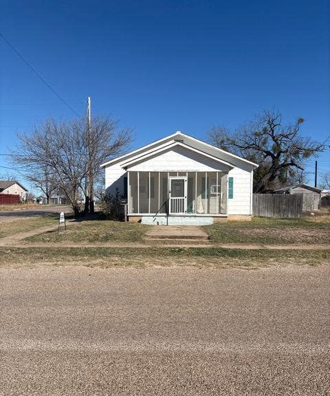 Townhouse For Sale - 1310 N 7th Street<br/> Ballinger, TX 76821