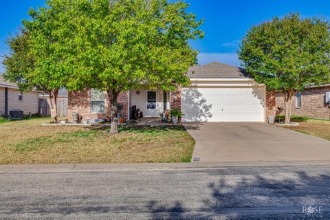 Homes For Sale - 1203 Wallace Lane<br/> San Angelo, TX 76905