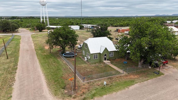 1501 BISHOP ST, ROBERT LEE, TX 76945 - Image c86a17b76c5bcaecf407fc6f2180186d/650643911