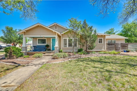 Homes For Sale - 222 N Monroe Street<br/> San Angelo, TX 76901