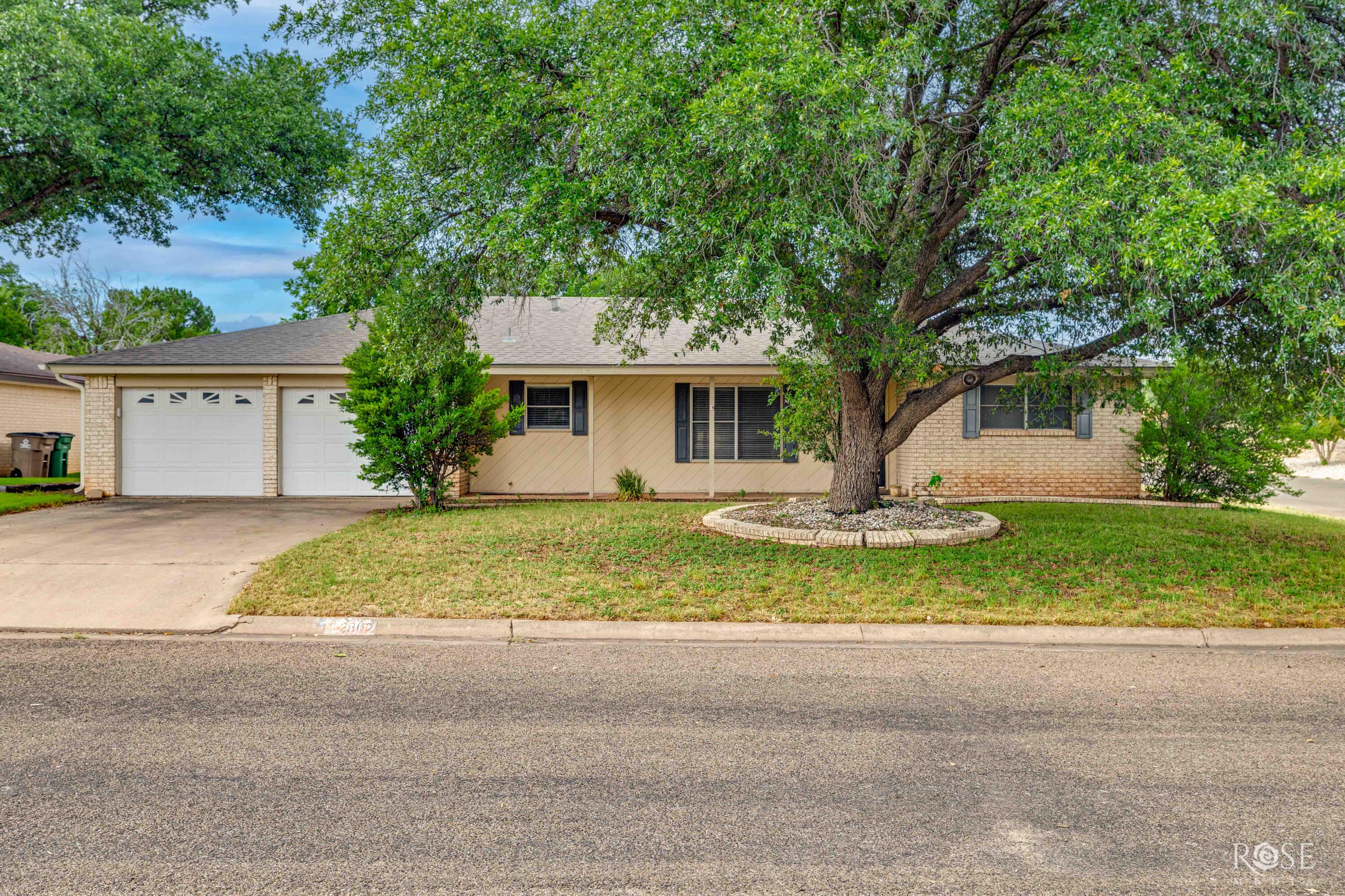Photo 1 of 32 — 3802 Driftwood Drive, San Angelo, TX 76904