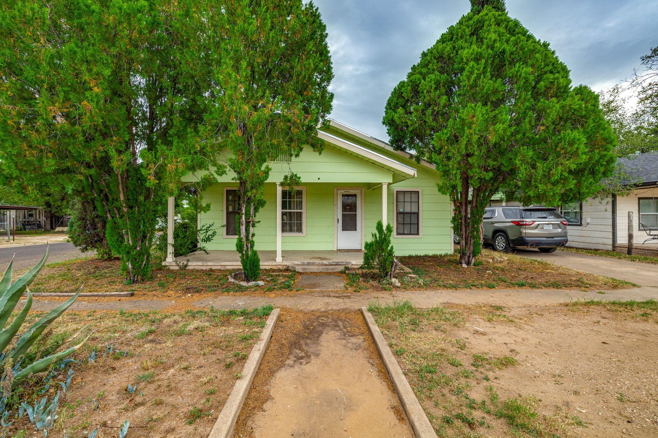 Photo 1 of 16 of 57 E 21st Street