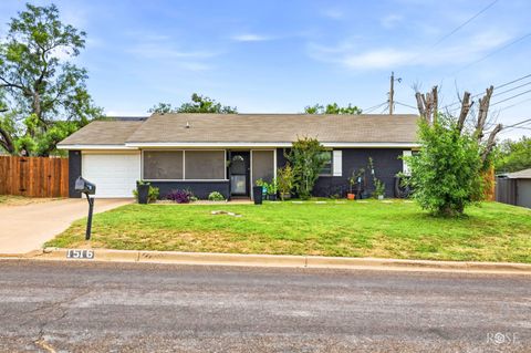 Homes For Sale - 1516 N Van Buren Street<br/> San Angelo, TX 76901