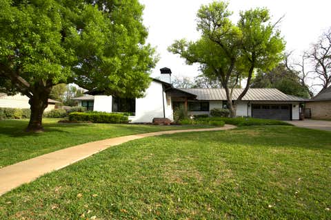 Homes For Sale - 2515 W Avenue J<br/> San Angelo, TX 76901