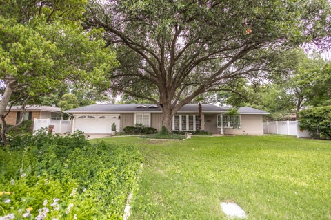 Homes For Sale - 2704 W Twohig Avenue<br/> San Angelo, TX 76901