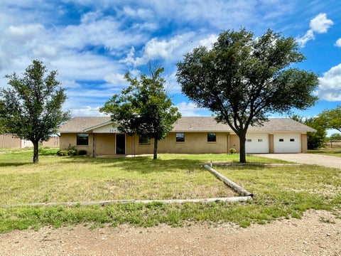Homes For Sale - 2253 E Valley Drive<br/> Tom Green County, San Angelo, TX 76901