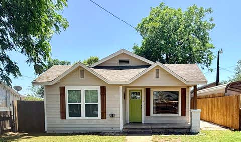 Homes For Rent - 713 E Avenue D<br/> Tom Green County, San Angelo, TX 76903