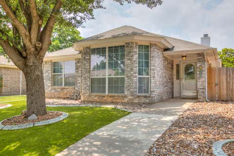 Homes For Sale - 5221 Oak Grove Boulevard<br/> San Angelo, TX 76904