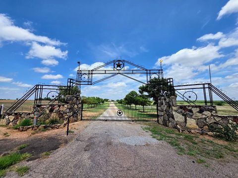 Homes For Sale - 731 Tinker Road<br/> Quanah, TX 79252