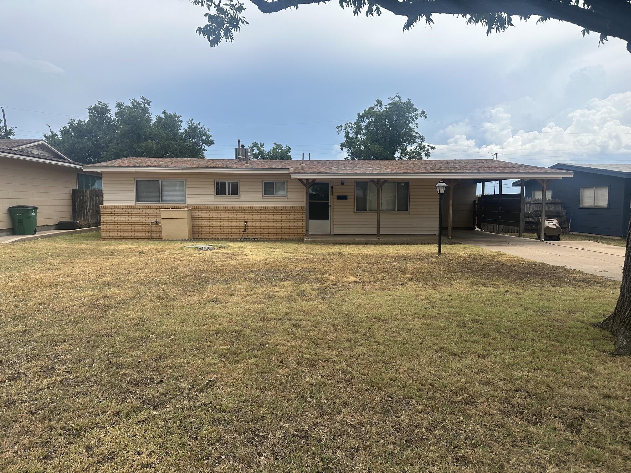 Photo 1 of 16 — 135 Oakwood Street, San Angelo, TX 76903