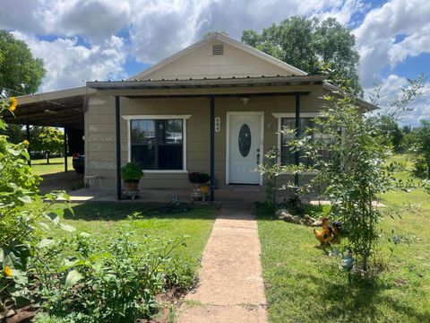 Homes For Sale - 604 Hall Street<br/> Eldorado, TX 76936