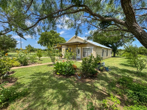 Homes For Sale - 604 Hall Street<br/> Eldorado, TX 76936