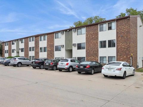 Photo of 914 Benton Dr 22 #22, IA 52246 (MLS # 202505989)