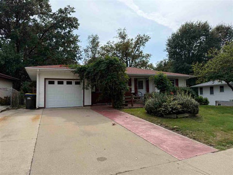 Photo of 1139 Downey Drive, IowaCity, IA 52240 (MLS # 202605551)