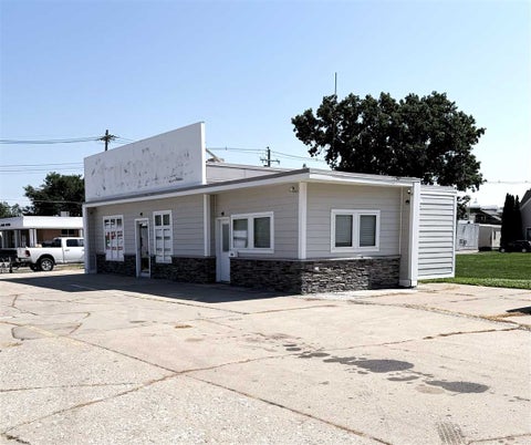 Photo of 414 C Ave, Vinton, IA 52349 (MLS # 202604470)