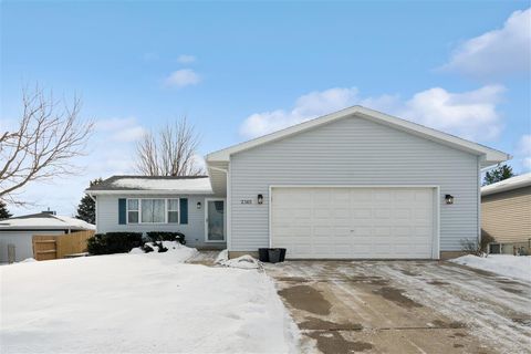 Photo of 2365 Hillview Dr, Marion, IA 52302 (MLS # 202507342)