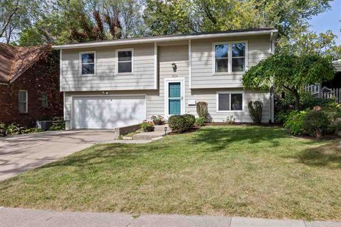 Photo of 1804 Morningside Drive, IA 52245 (MLS # 202506153)