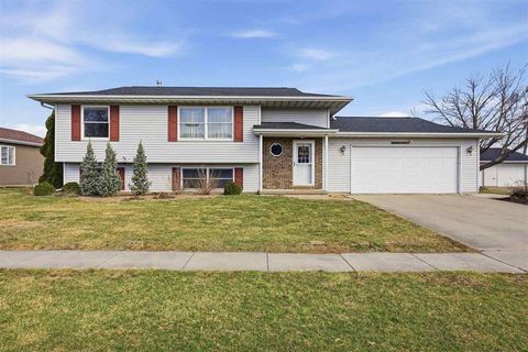 Photo of 11 Williams Cir, Hills, IA 52235 (MLS # 202601805)