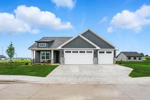 Photo of 933 Long Dr, Solon, IA 52333 (MLS # 202503893)