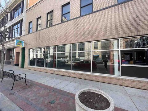 Photo of 207 2nd Ave SE 300A #300A, Cedar Rapids, IA 52401 (MLS # 202401431)