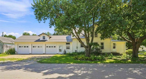 Photo of 300 E Linn St, LoneTree, IA 52755 (MLS # 202605149)